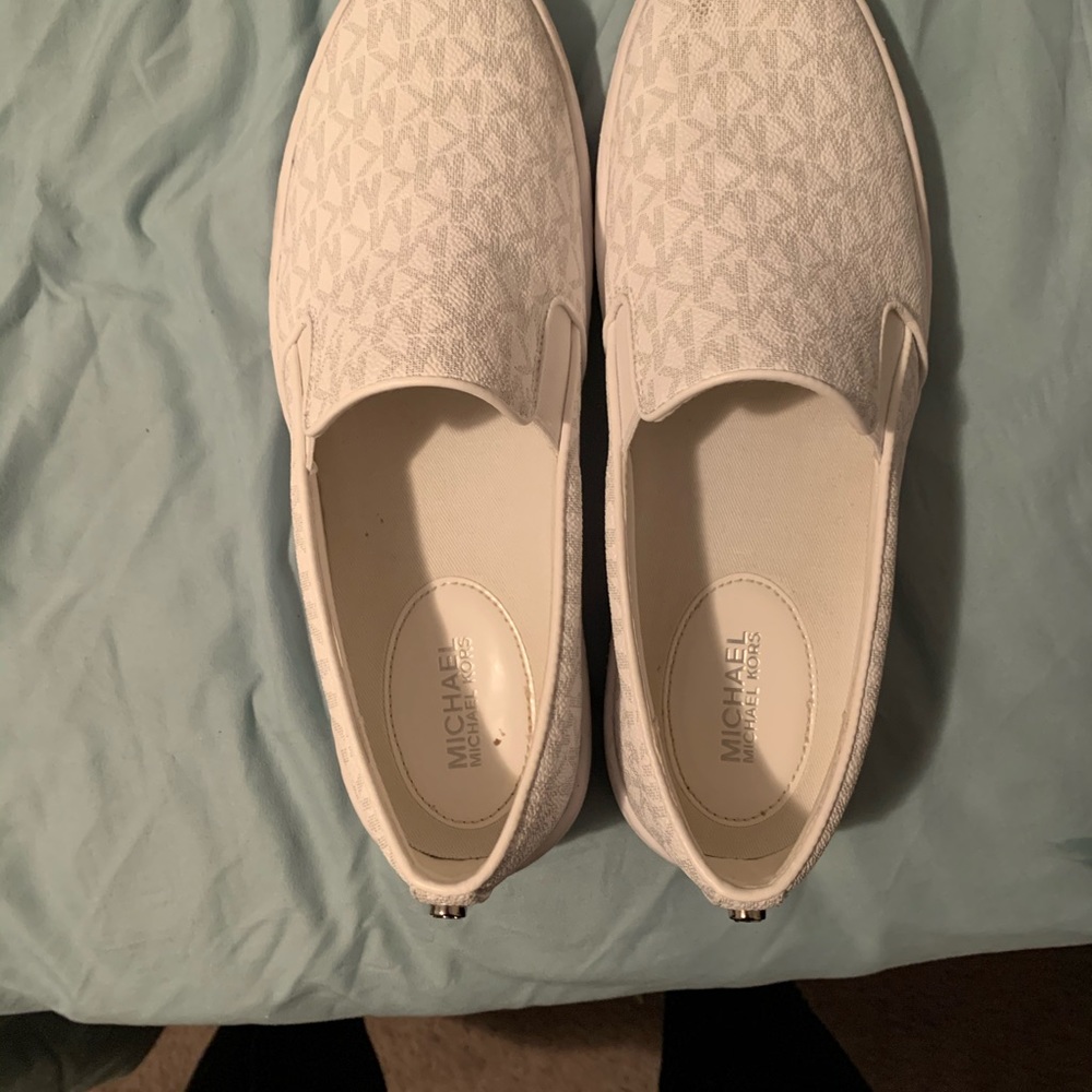 Shoes - Picture 2 of 5